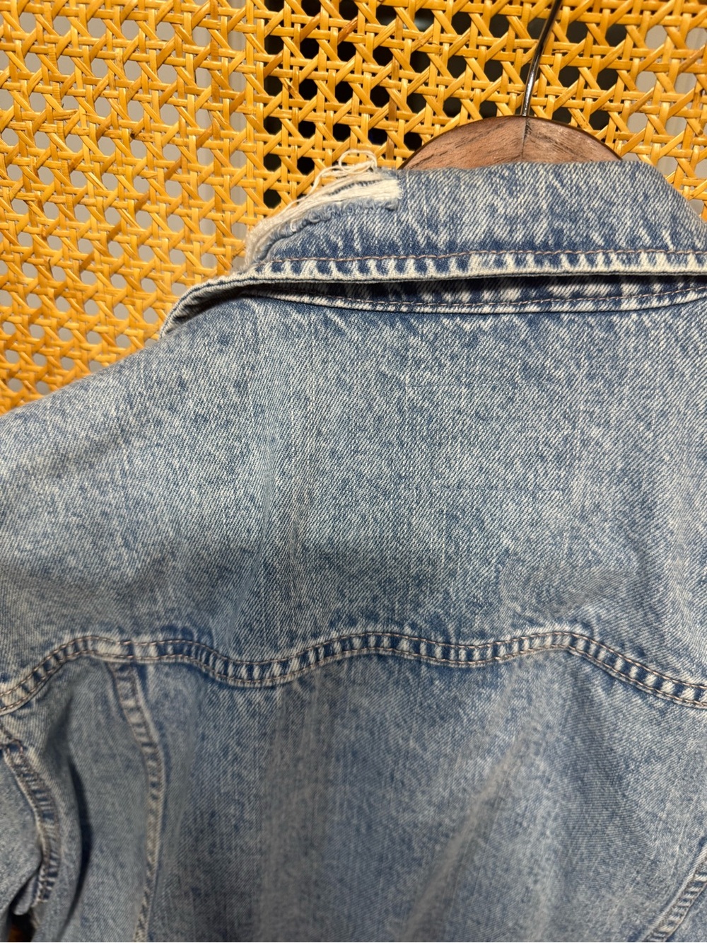 Old Navy Light Blue Denim Truck Jacket excellent pre-owned condition. - Picture 6 of 12